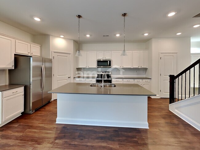 Building Photo - 626 Rivermist Dr