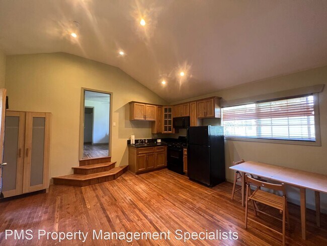 Building Photo - 1 br, 1 bath House - 20020 Friar Street