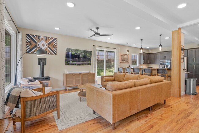 Foto del edificio - 114 Greenwood Acres Dr