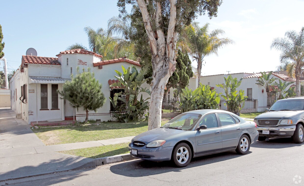 Foto del edificio - 8148 Mountain View Ave