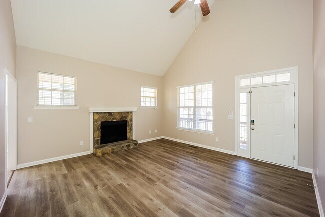 Foto del edificio - 510 Chestnut Oak Dr