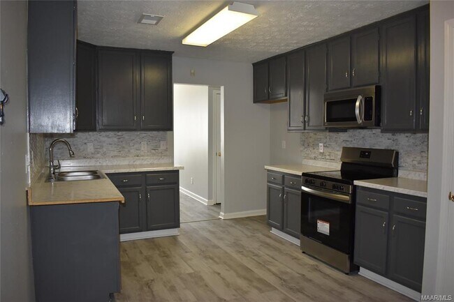 Foto del edificio - 6301 Scenic Dr