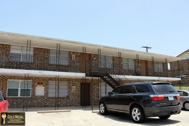 Foto del edificio - 609 Sunset Ln