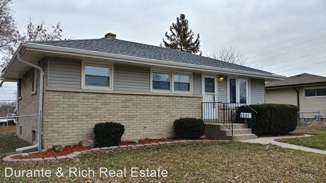 Building Photo - 3 br, 1 bath House - 4052 S 76th St