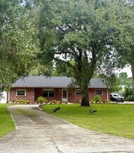 Building Photo - 712 Knowles Rd