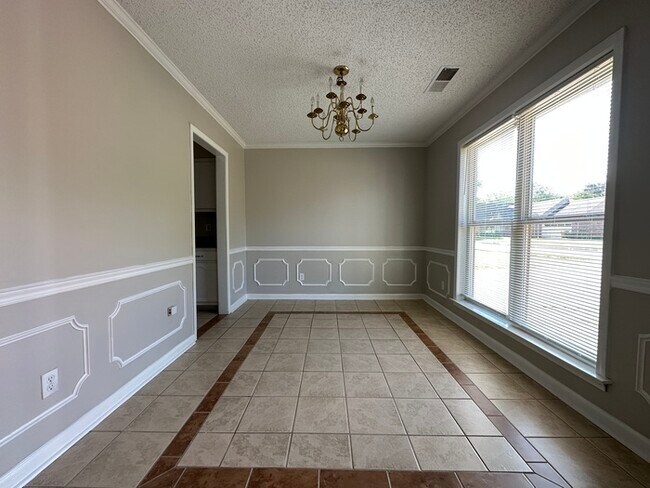 Building Photo - 7316 Peppermill - Available Now!