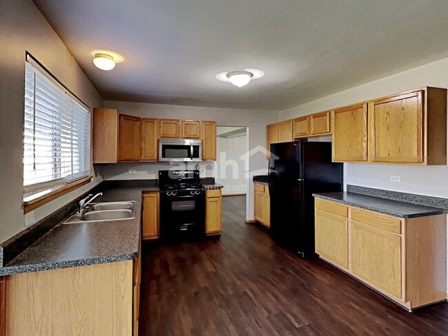 Building Photo - 2438 Foxtail Ct