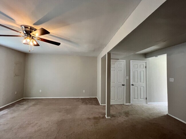 Foto del edificio - 3 bedroom Townhome in Portsmouth