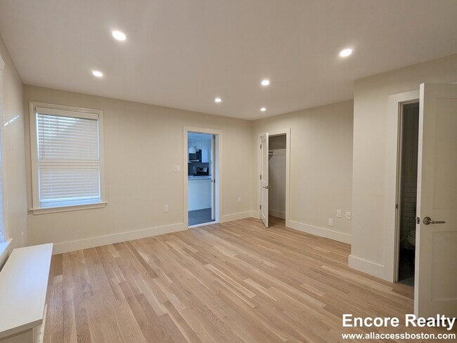 Photo - 550 Franklin St House