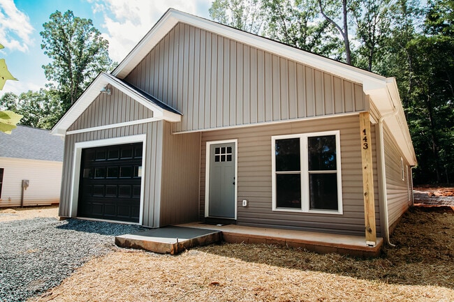 Photo - 143 Reichard Dr (Madison Heights, VA) House