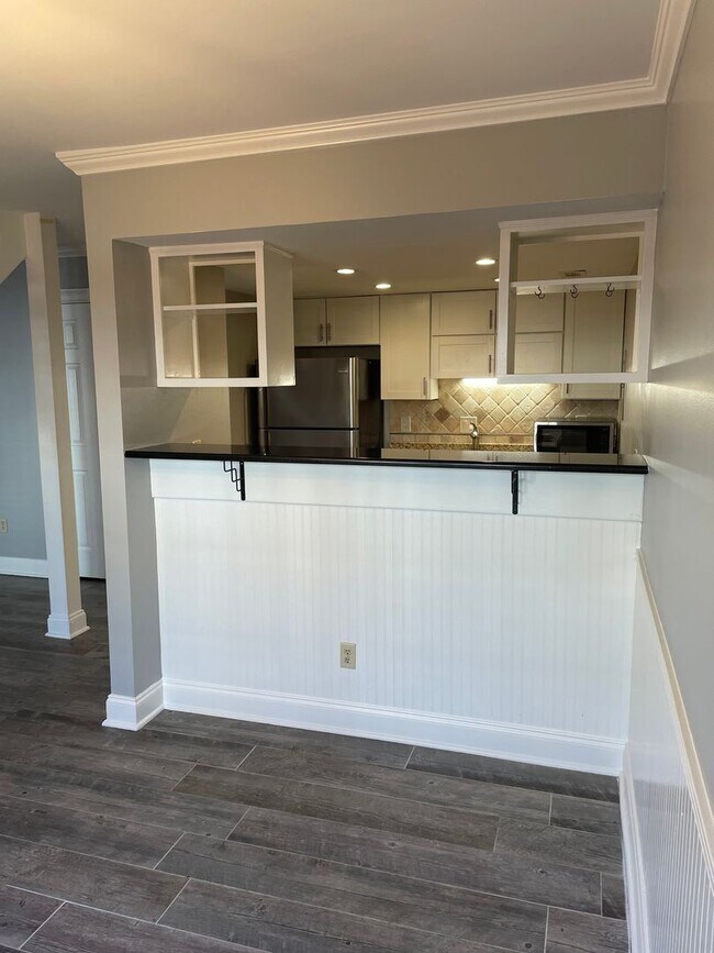 Foto del edificio - Great 2BR Townhome close to Downtown Franklin
