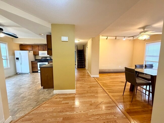 Building Photo - 59 Whitney Ave