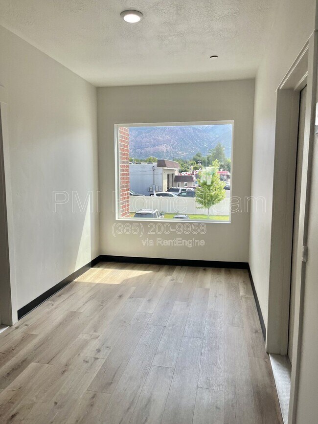 Building Photo - 2874 Kiesel Ave