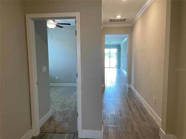 Foto del edificio - 9766 Campanula Ct