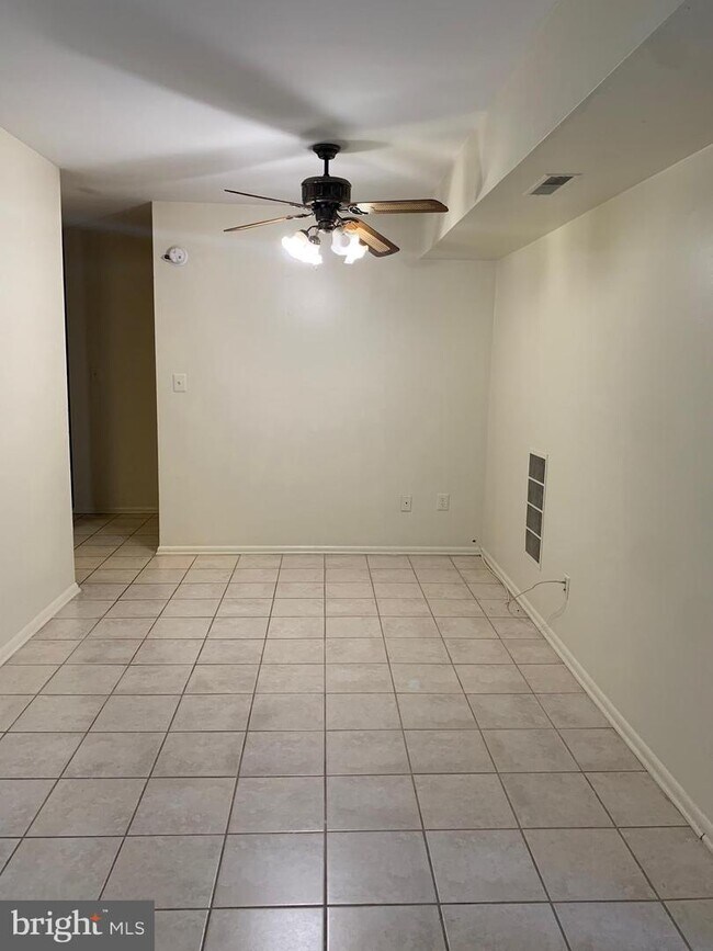 Foto del edificio - 7517 Riverdale Rd