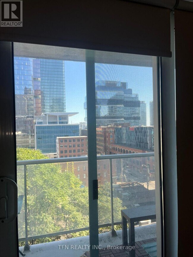 Building Photo - 230 King St E