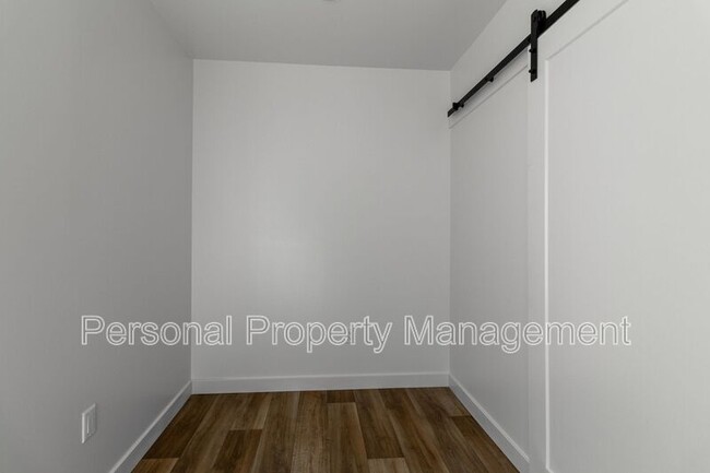 Foto del edificio - 8005 NE 32nd St