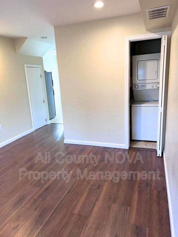 Building Photo - 1212 Westview Terrace