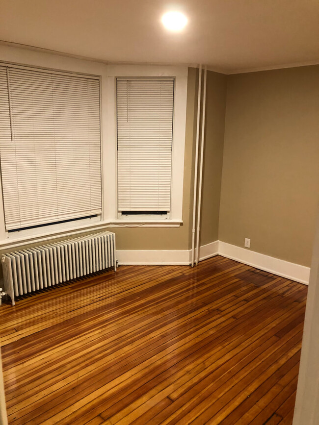 Building Photo - 486 Hudson Ave
