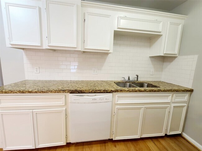 Foto del edificio - 4931 Junius St