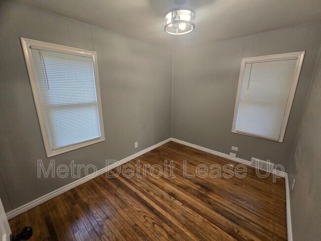 Foto del edificio - 16433 Manning St