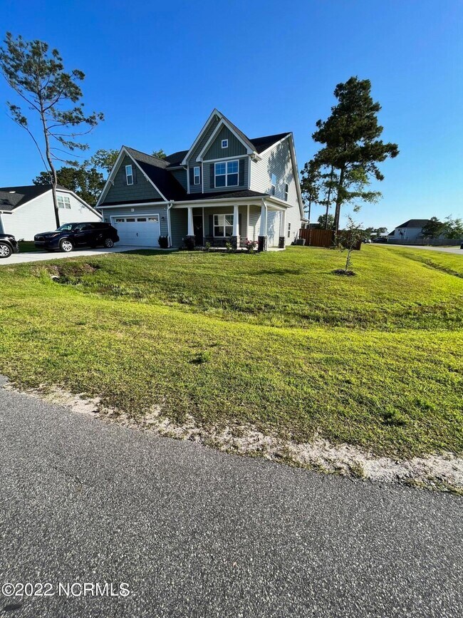Building Photo - 945 Needlerush Rd