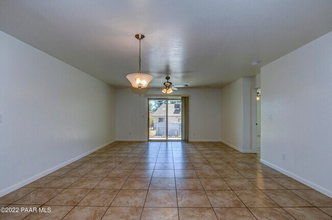 Building Photo - 7105 E Dodge Cir