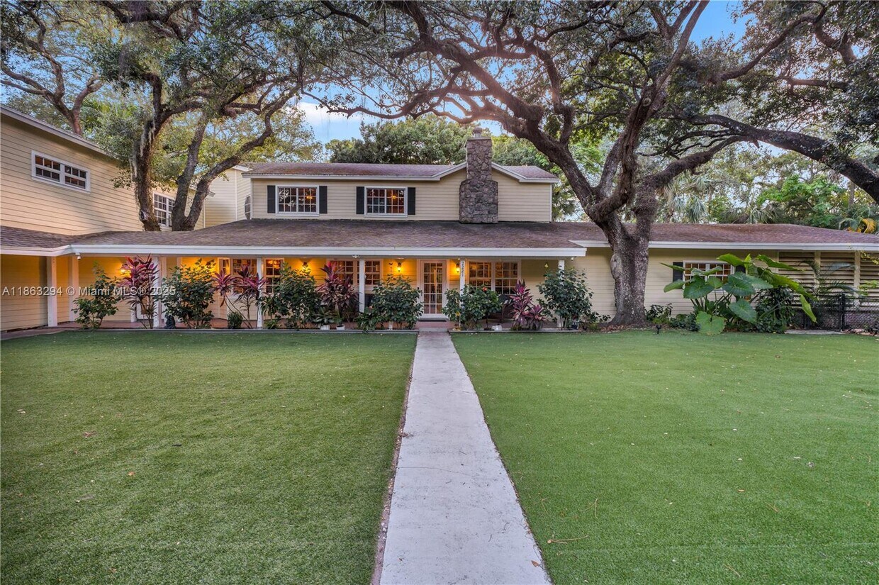 Foto principal - 2221 SW 28th Way