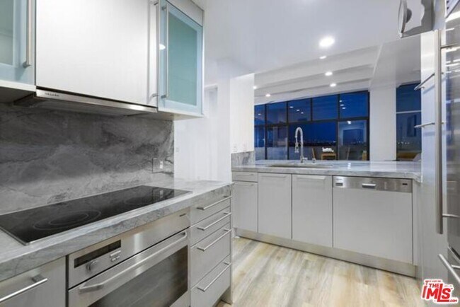 Foto del edificio - 1155 N La Cienega Blvd