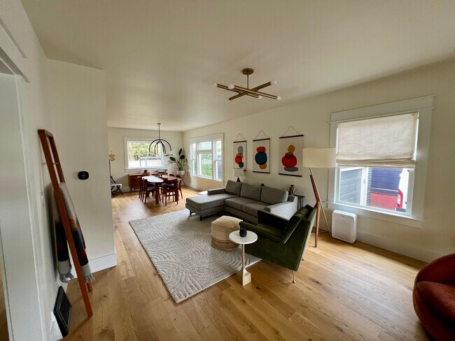 Foto del edificio - 5738 N Denver Ave