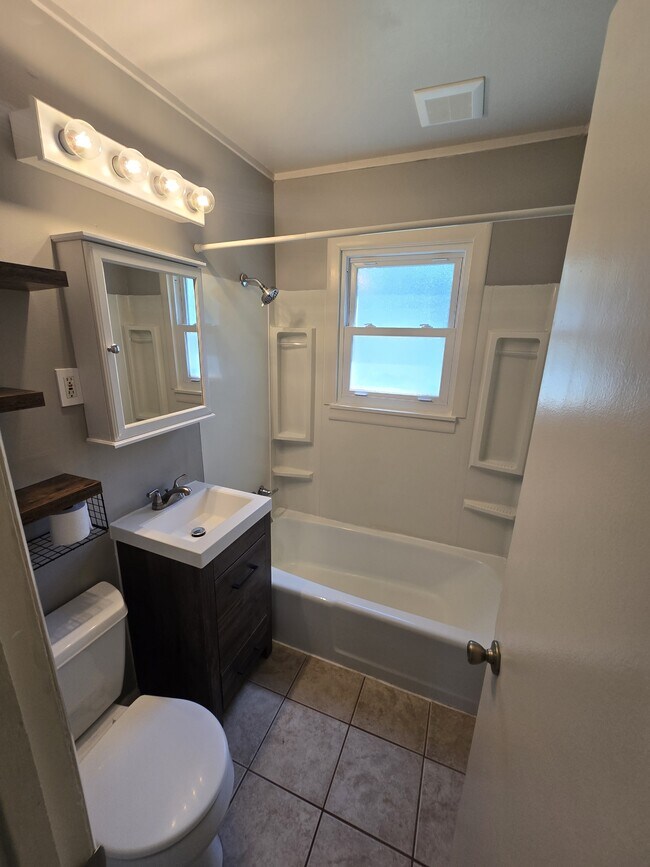 Foto del edificio - 2805 W 75th St