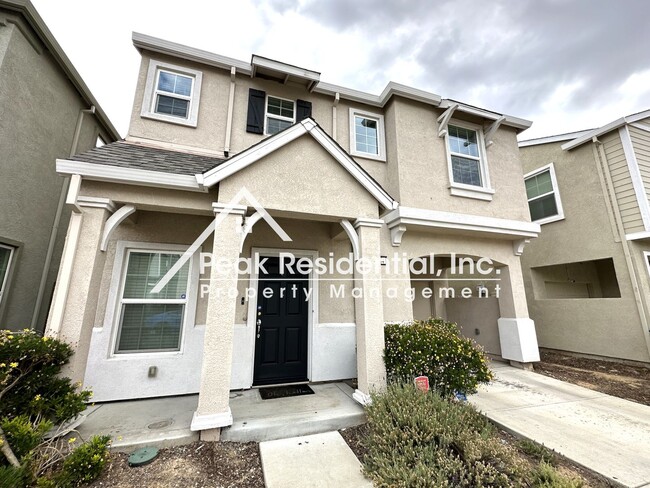 Foto del edificio - Newer 3bd/2.5 ba Home with 1 Car Garage in...