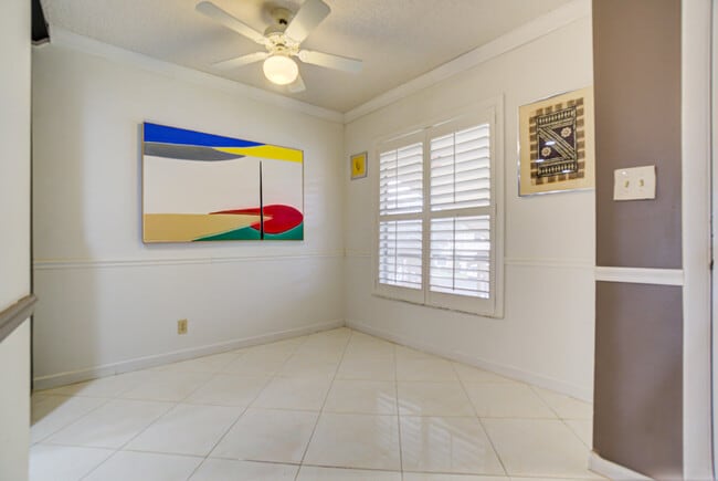 Building Photo - 5820 Sugar Palm Ct