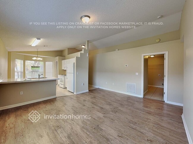 Foto del edificio - 8509 Blackberry Ave