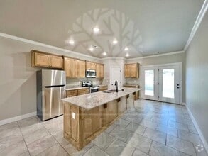 Building Photo - 527 Bradford Dr