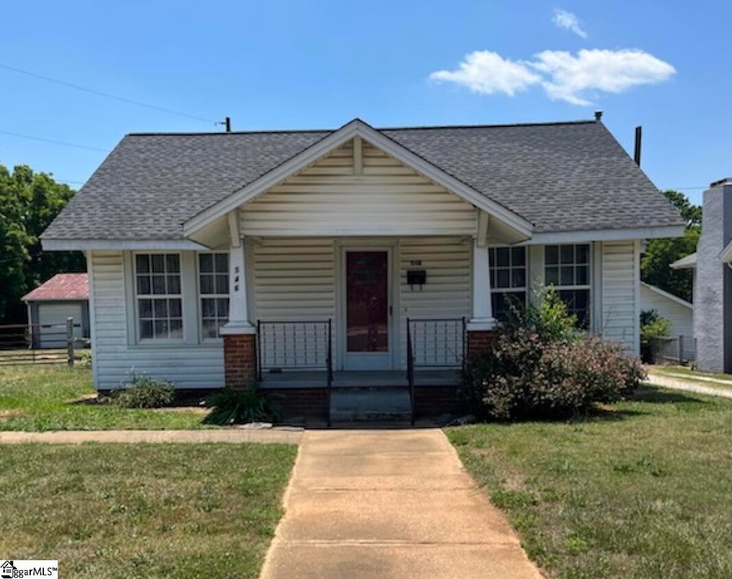 Primary Photo - 546 N Main St
