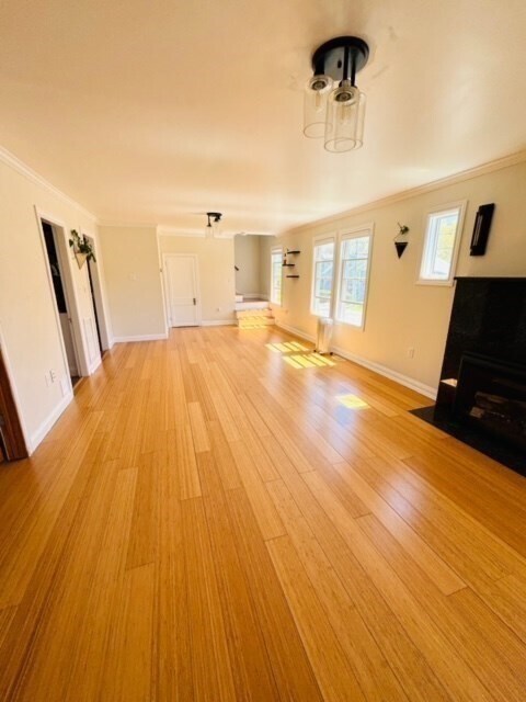 Building Photo - 108 White St