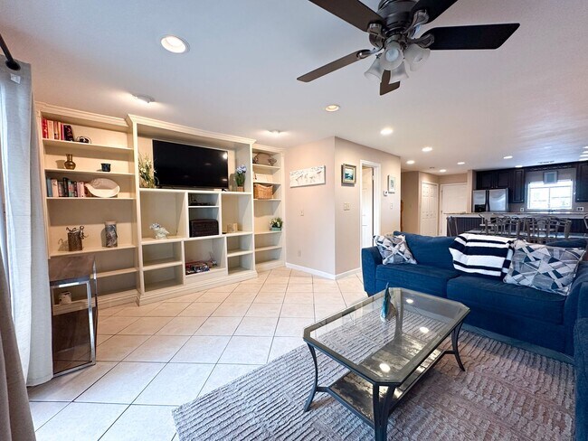 Foto del edificio - Unfurnished 2 Bedroom Townhome Near the Be...
