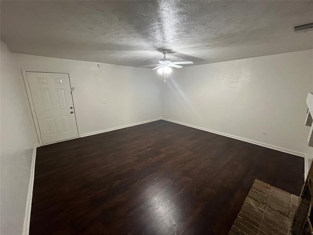 Building Photo - 716 N Pleasant Woods Dr