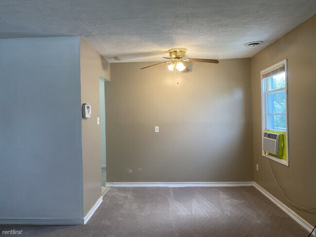 Building Photo - 3 br, 1 bath House - 25121 Hayes Blvd