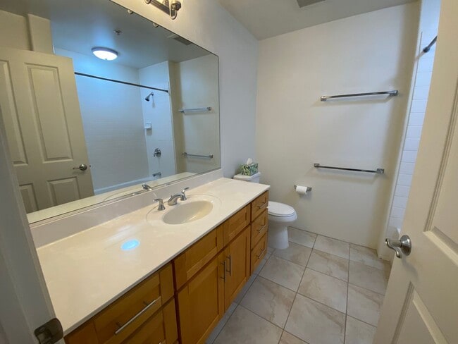 Foto del edificio - Available Now - 91-1027 Kamaaha Ave, #606