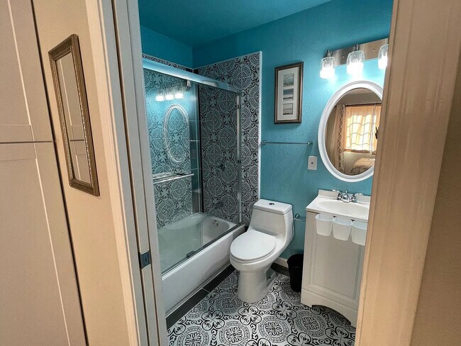 Foto del edificio - 3275 Parkhaven Dr