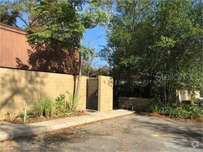 Building Photo - 2348 SW 34th Pl