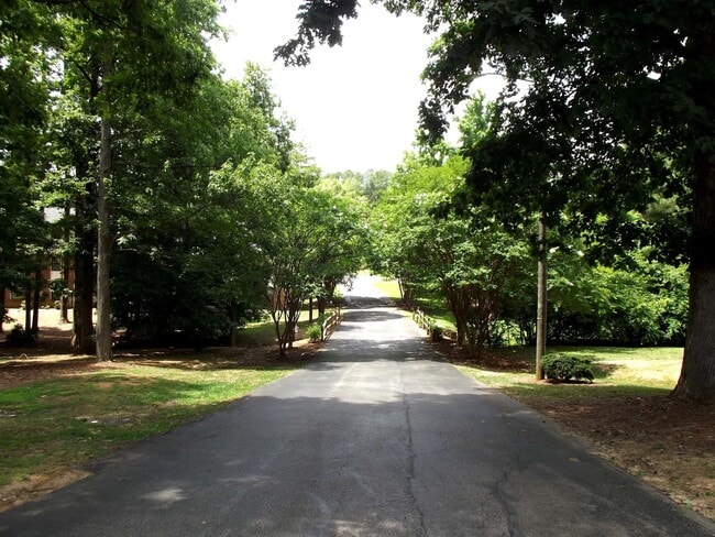 Building Photo - North Oaks Landing