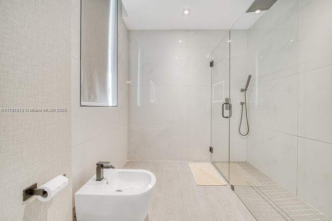 Foto del edificio - 7520 W Treasure Dr