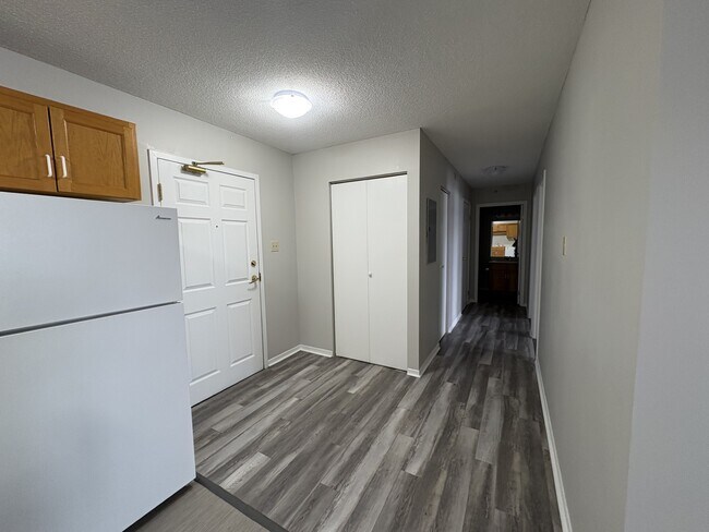 Building Photo - 151 Queen St