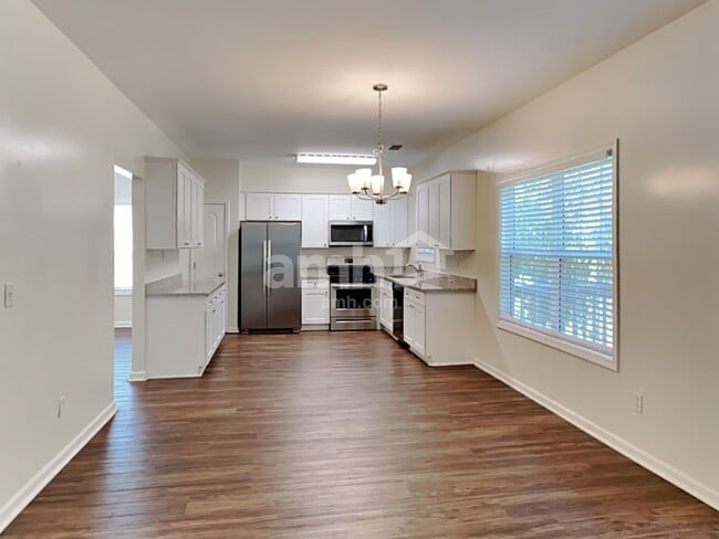 Building Photo - 303 Millpond Pkwy