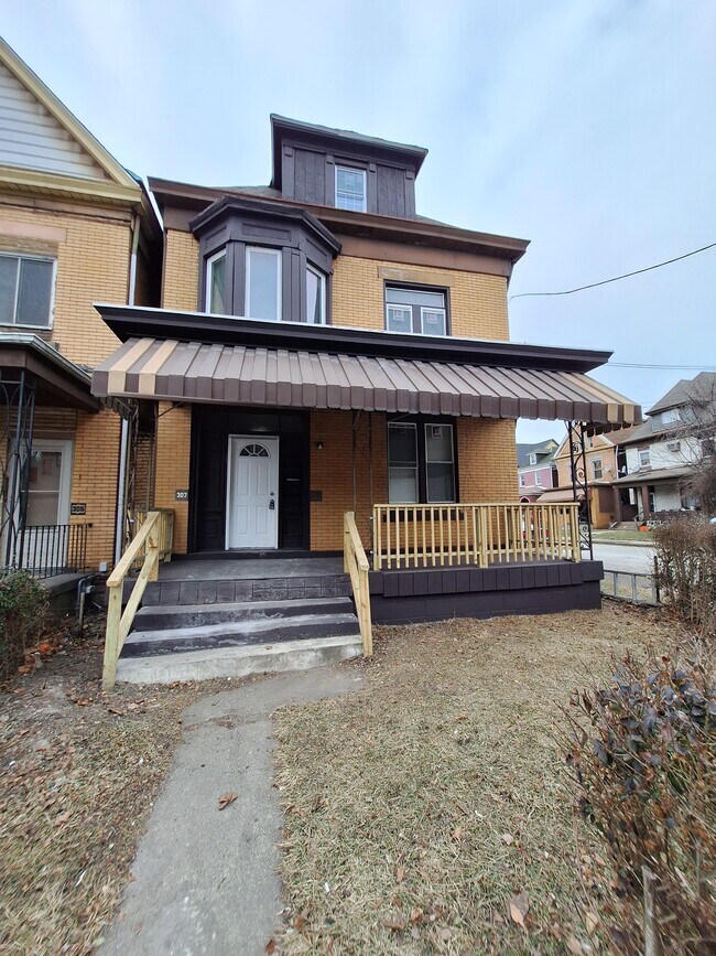 Foto del edificio - 307 S Park St