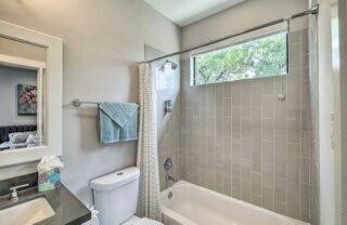 Foto del edificio - 2403 Everett St