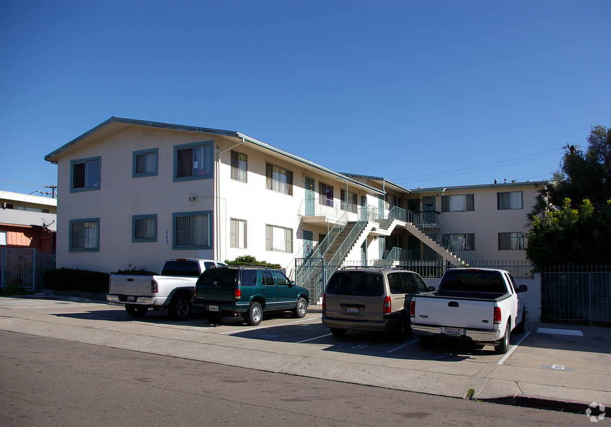 Building Photo - Phoenix Apartments